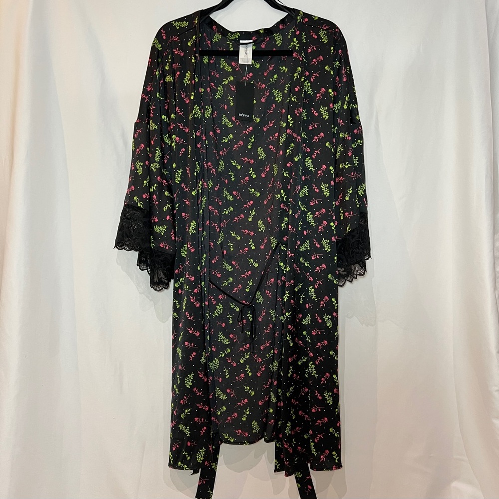 Deesse Addition Elle Floral Print Satin Robe w/ Lace Trims in Black, Size 4X/5X